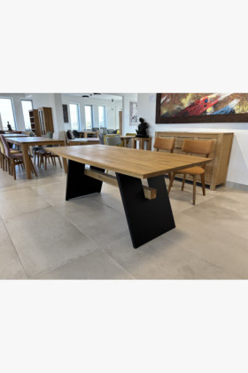 Tölgyfa étkezőasztal fekete fém lábakkal, 200x100 cm, modern design